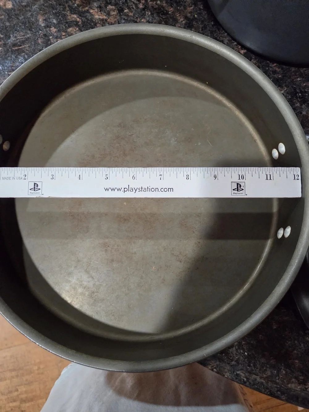 Calphalon durable round